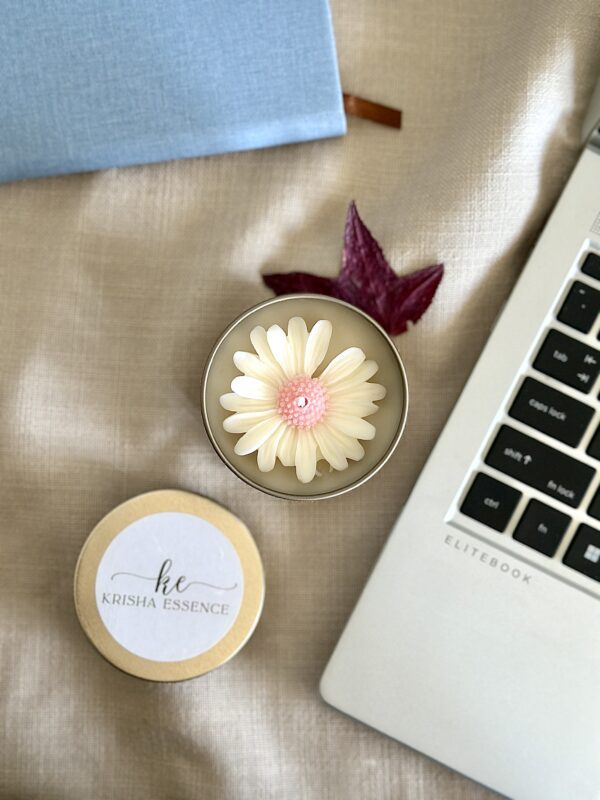 Minimalist Daisy Bloom candle styled on a bedside table for aesthetic home decor in Perth.
