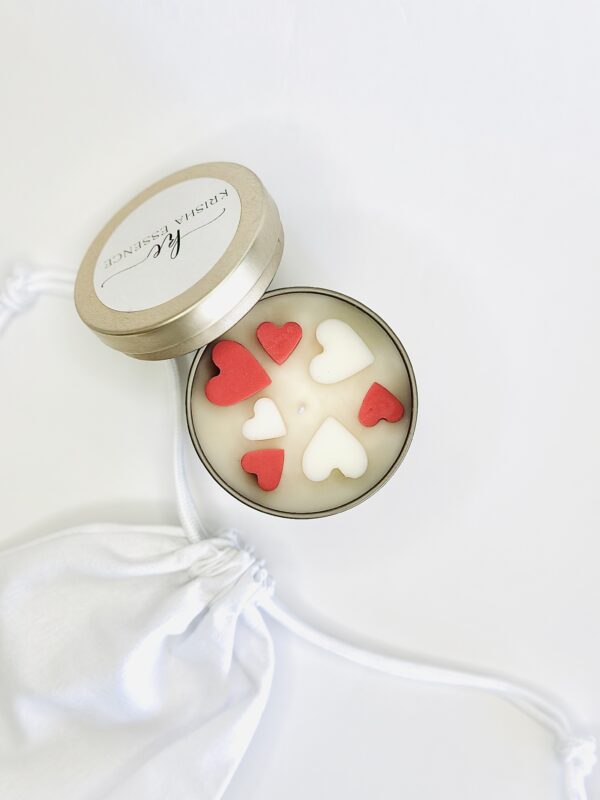 Premium hand-poured Valentine’s candle Heartlight for partners and loved ones